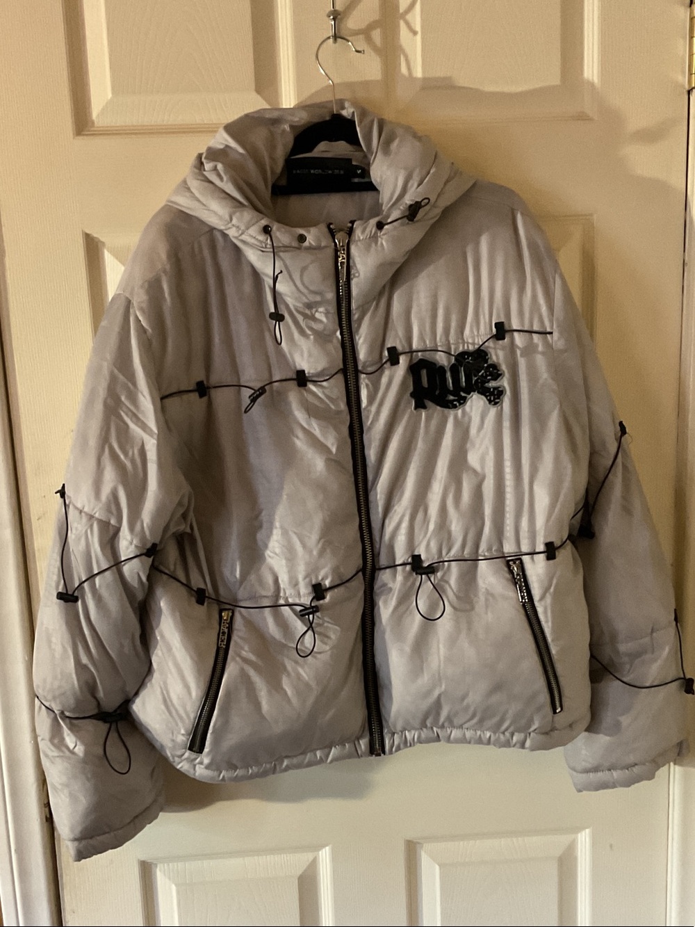 Racer  Light Gray Puffer Jacket with Drawcord Detail size medium